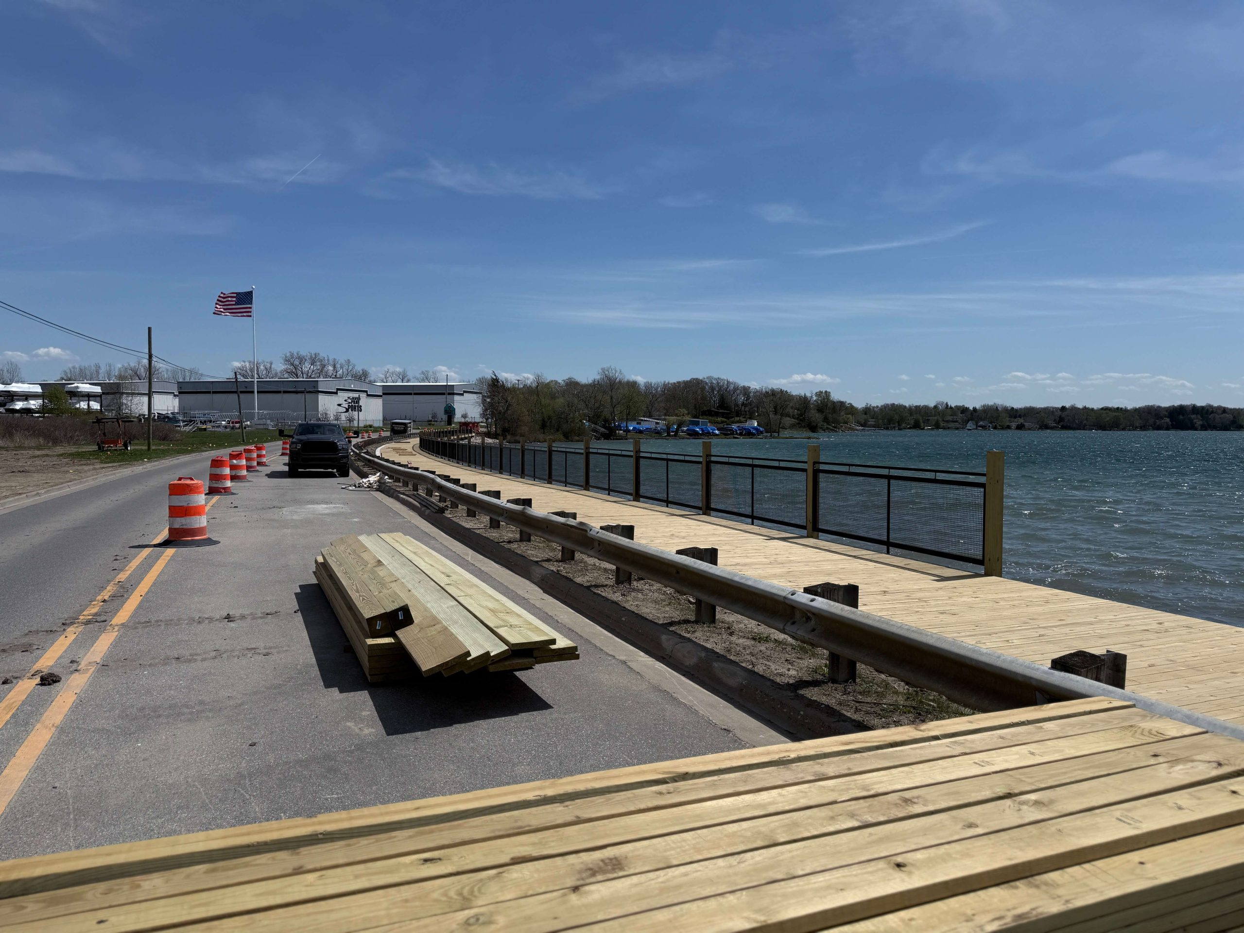 Boardwalk Mesh Rail water